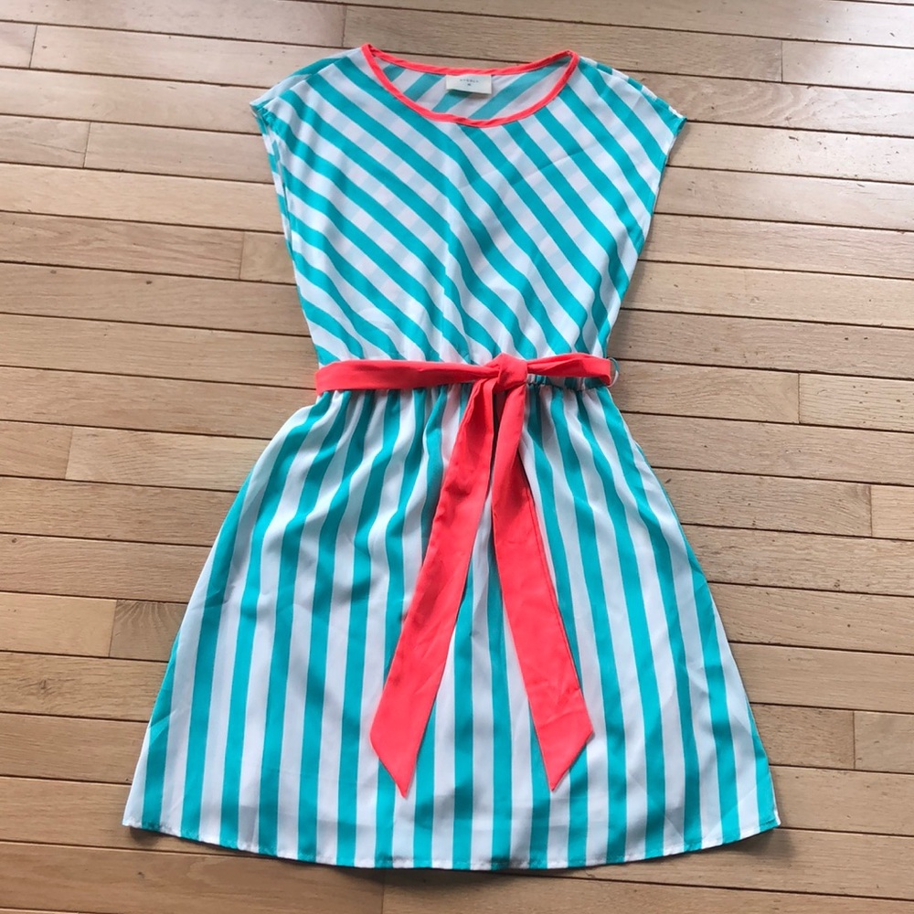 Sleeveless dress